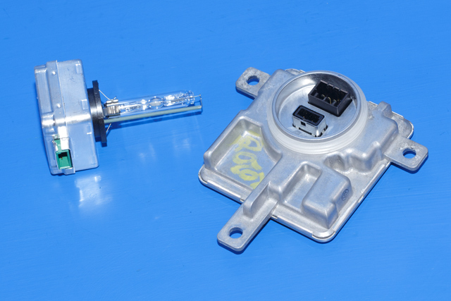 Styreenhet xenon/ballast til Volvo V40 2012-2019 (MITSUBISHI|W003T22771|)