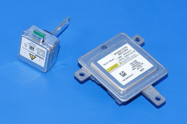 Styreenhet xenon/ballast til Volvo V40 2012-2019 (MITSUBISHI|W003T22771|)
