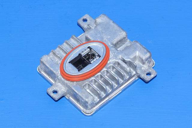 Styreenhet xenon/ballast til BMW 1-Serie 2011-2015 (Fase 1) (F20/F21) (F20/F21) (BMW|7 237 647|)