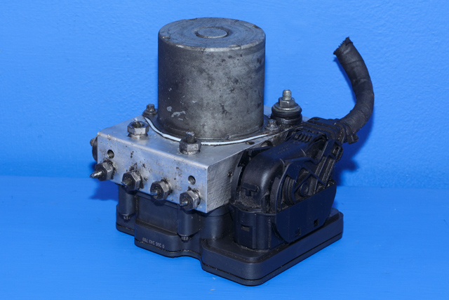 ABS sentral til Mercedes Sprinter, 2013-2018 (Fase 2) (906) (906) (MERCEDES|A 906 900 11 02)