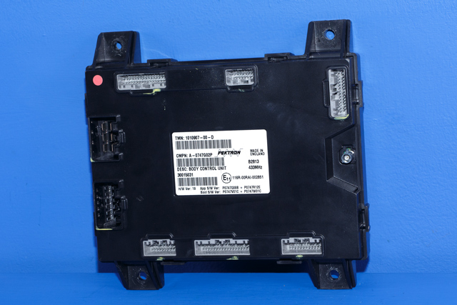 Styreenhet comfort (BCM) til Tesla Model S, 2013-2016 (Fase 1) (TESLA|1010907-00-D)