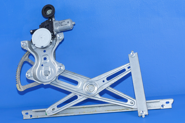 Ruteheis høyre foran til Toyota Yaris 2012-2014 (Type III, Fase 1) (DENSO|973582-101|85710-0D100|)