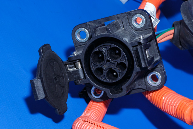 Batterilader inntak/luke til Mitsubishi Outlander 2015-->> (Type III, Fase 2) (MITSUBISHI|9482A150|)