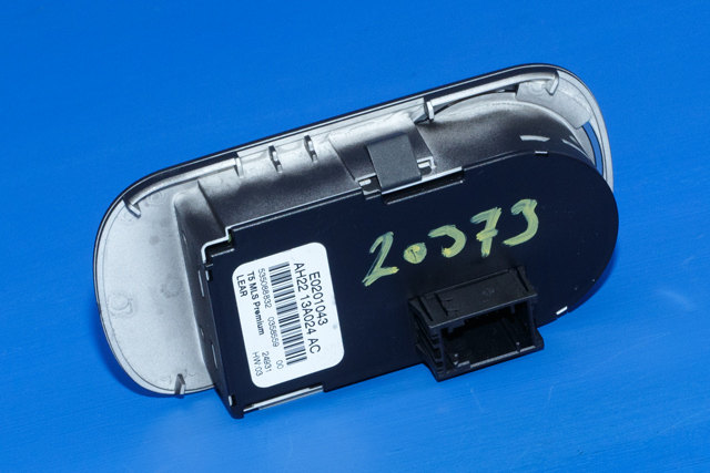Bryter lys til Land Rover Discovery 2009-2017 (Type IV)  (LAND ROVER|AH22-13A024-AC|)