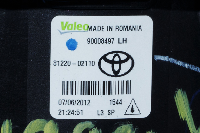 Tåkelykt venstre foran til Toyota Avensis 2009-2015 (Type III, Fase 1) (TOYOTA|81220-02110|)