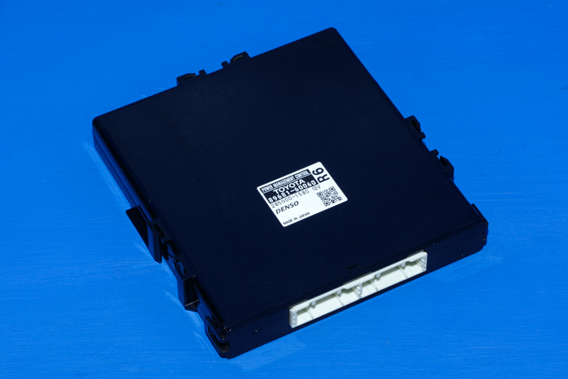Styreenhet diverse til Toyota Land Cruiser 150, 2010-2013 (Fase 1)  (DENSO|285000-1580)