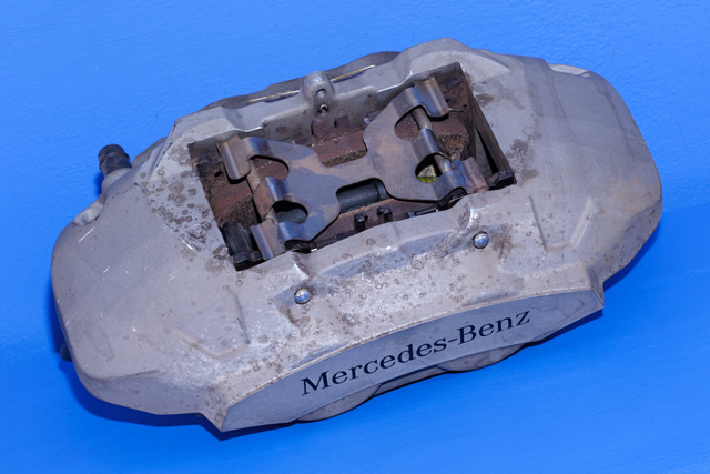 Bremsecaliper venstre foran til Mercedes GLC, 2015-2022 (X253) (X253) 