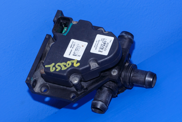 Vannpumpe elektrisk til Tesla Model S 2013-2016 (Fase 1) (TESLA|6007384-00-B|)