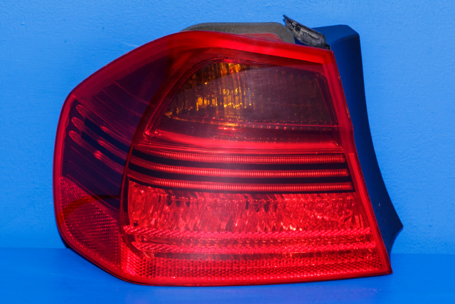 Baklykt venstre ytre til BMW 3-Serie 2005-2011 (E90/E91/E92/E93) (E90/E91/E92/E93) (BMW|6 937 457|)