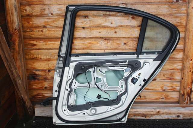 Dør høyre bak til BMW 3-Serie 2005-2011 (E90/E91/E92/E93) (E90/E91/E92/E93) 