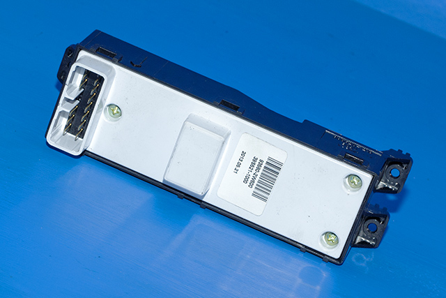 Bryter ruteheis til Hyundai Santa Fe 2012-2020 (Type III)  (HYUNDAI|93580-2W600|)