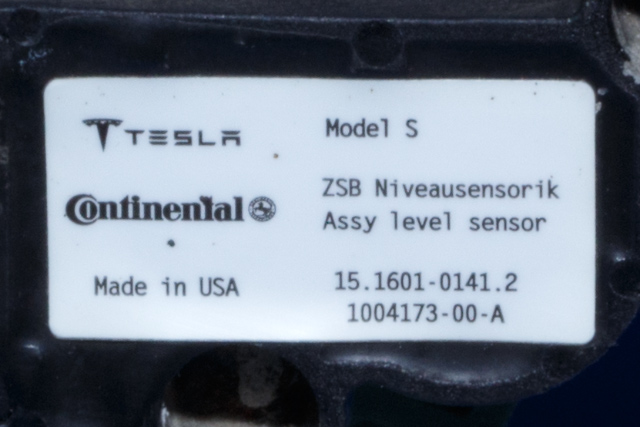 Sensor nivå, venstre bak til Tesla Model S 2013-2016 (Fase 1) (TESLA|1004173-00-A|)