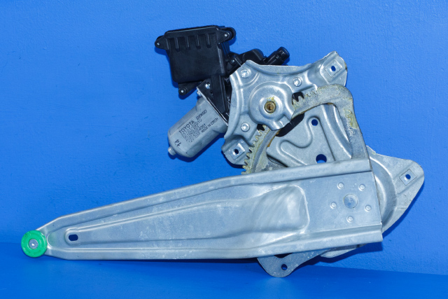 Ruteheis venstre bak til Toyota Avensis 2009-2015 (Type III, Fase 1) (DENSO|961920-101|85701-02010|)