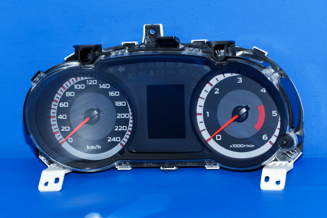 Instrumentpanel til Mitsubishi Outlander, 2007-2010 (Type II, Fase 1) (MITSUBISHI|8100A115)