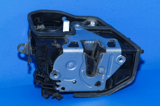 Låsekasse høyre bak til BMW 1-Serie, 2004-2011 (E81/E82/E87/E88) (E81/E82/E87/E88) (BMW|7 167 076)