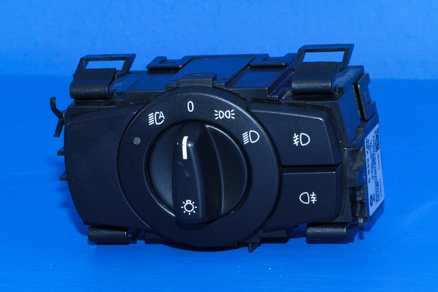 Bryter lys til BMW 1-Serie, 2004-2011 (E81/E82/E87/E88) (E81/E82/E87/E88) (BMW|6 932 796)