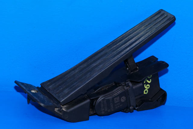 Pedal gass til BMW 1-Serie, 2011-2015 (Fase 1) (F20/F21) (F20/F21) (HELLA|6PV 010 435-00)