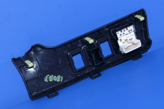 Bryter speil til Toyota Verso-S 2011-2015 (COMBI) (COMBI)