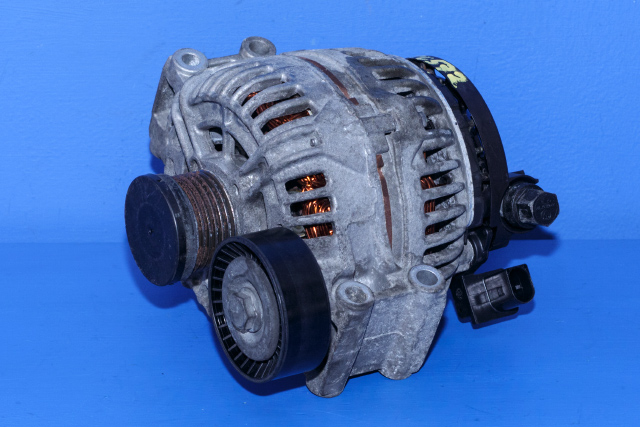 Dynamo til BMW 3-Serie 2005-2011 (E90/E91/E92/E93) (E90/E91/E92/E93) (BOSCH|0 124 525 059|7 532 966. 14 VOLT - 150 AMP|)