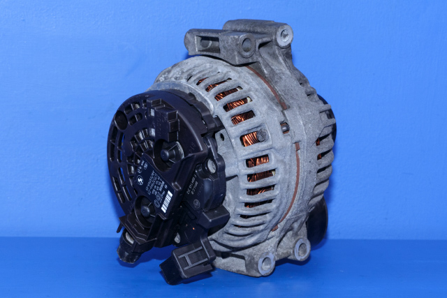 Dynamo til BMW 3-Serie 2005-2011 (E90/E91/E92/E93) (E90/E91/E92/E93) (BOSCH|0 124 525 059|7 532 966. 14 VOLT - 150 AMP|)