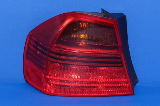 Baklykt venstre ytre til BMW 3-Serie 2005-2011 (E90/E91/E92/E93) (E90/E91/E92/E93) (BMW|6 937 457|)