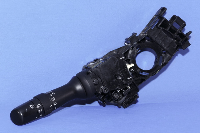 Bryter blink til Toyota Avensis, 2009-2015 (Type III, Fase 1) (TOYOTA|05200-17F421)