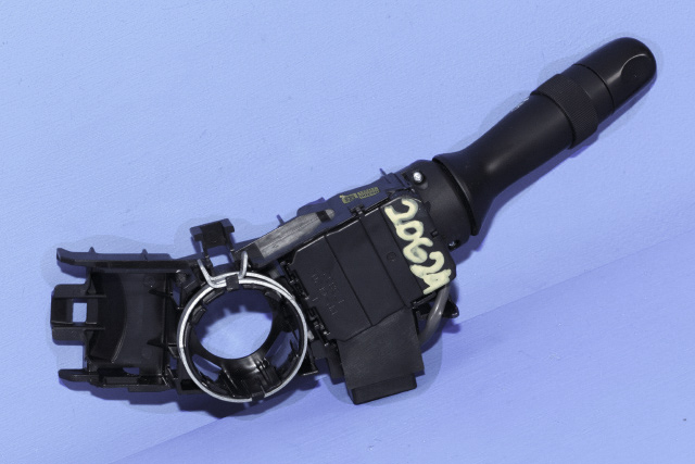 Bryter blink til Toyota Avensis 2009-2015 (Type III, Fase 1)  (TOYOTA|05200-17F421|)