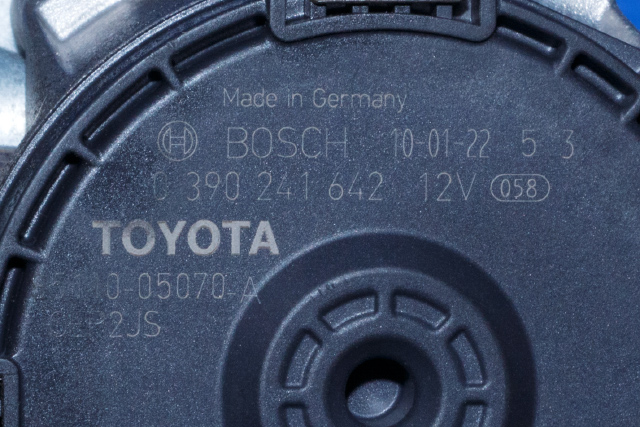 Viskermotor frontrute komplett m/overføring til Toyota Avensis 2009-2015 (Type III, Fase 1)  (BOSCH|0 390 241 642|85110-05070-A|)