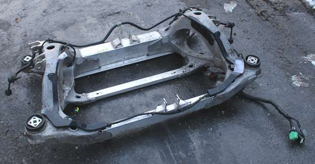 Travers bak til Tesla Model S 2016-2021 (Fase 2)