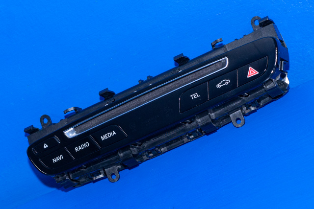 Bilstereo navigasjon betjeningspanel til Mercedes GLC, 2015-2022 (X253) (X253) (MERCEDES|A 205 905 46 01)