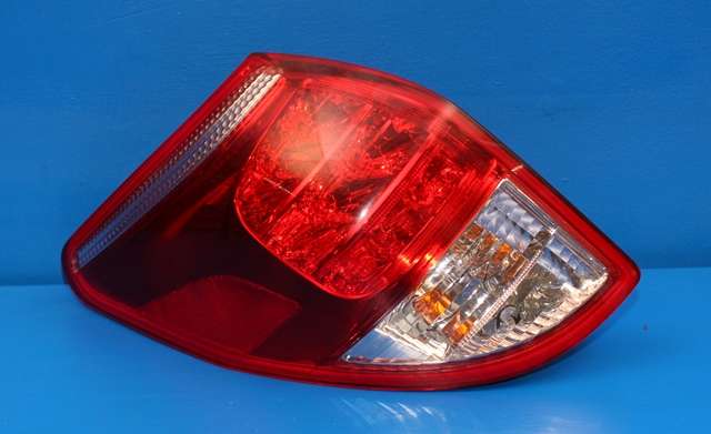 Baklykt venstre til Toyota RAV4 2006-2009 (Type III, Fase 1)