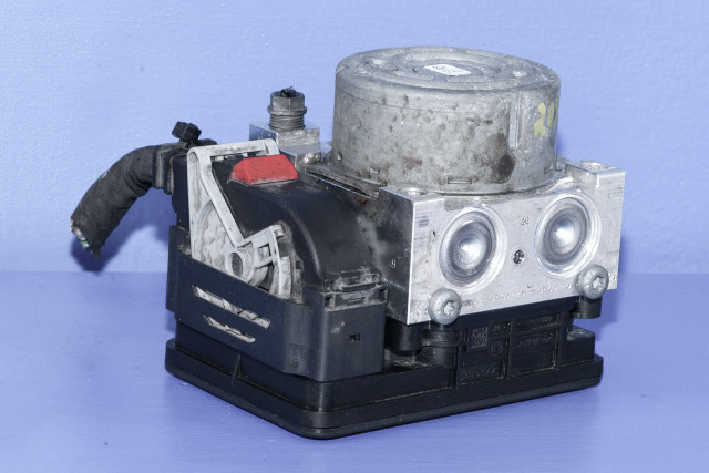 ABS sentral til VW Passat 2015-2019 (Fase 1) (B8) (B8) (VAG|3Q0 614 517 AB|3Q0 907 379 AB|)