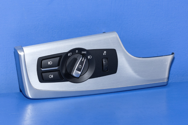 Bryter lys til BMW 5-Serie, 2010-2017 (F10/F11) (F10/F11) (BMW|9 192 744)