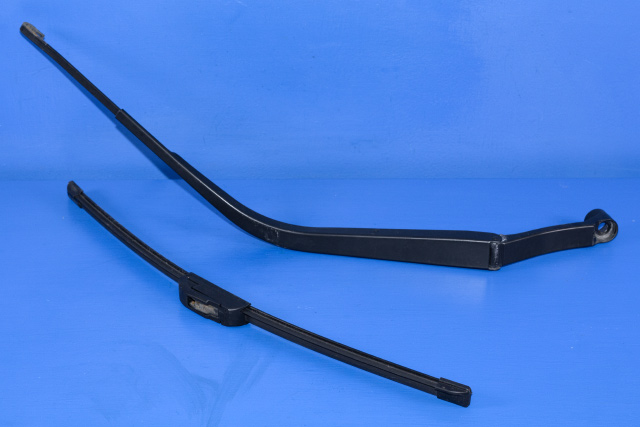 Viskerarm frontrute høyre til Mitsubishi Outlander, 2010-2012 (Type II, Fase 2)  