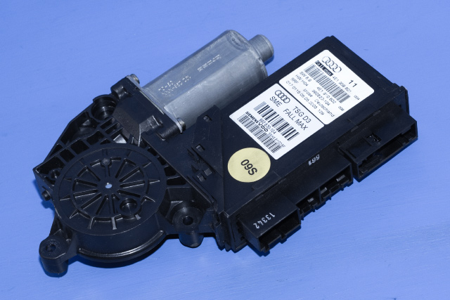 Ruteheis, kun motor, venstre foran til Audi A8, 2003-2010 (Type II) (VAG|4E1 959 801)