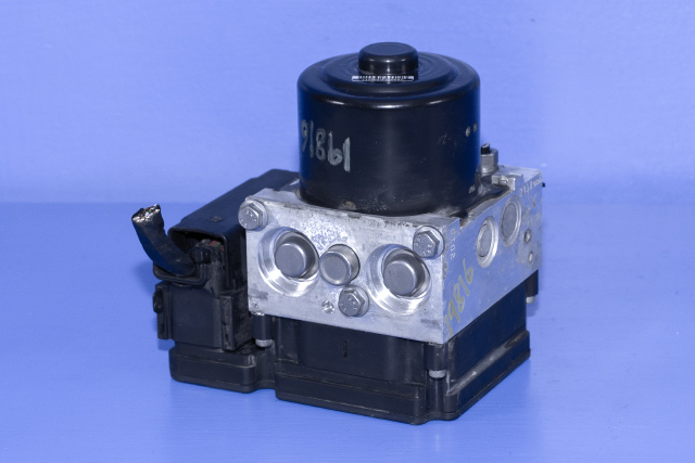 ABS sentral til VW Transporter / Caravelle 2009-2015 (Fase 2) (T5) (T5) (VAG|7E0 614 517 A|7E0 907 379 E|)