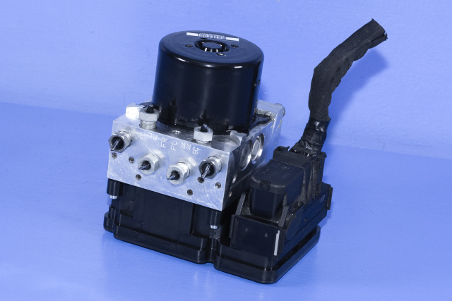 ABS sentral til Volvo V70, 2007-2013 (Type III, Fase 1)  (VOLVO|P31329139)