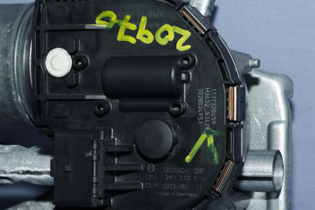 Viskermotor foran venstre til Peugeot 3008 2009-2016 (Type I)  (PEUGEOT|96 710621 80|)