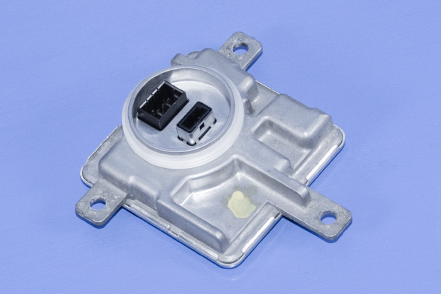 Styreenhet xenon/ballast til Volvo V40 2012-2019 (MITSUBISHI|W003T22771|)