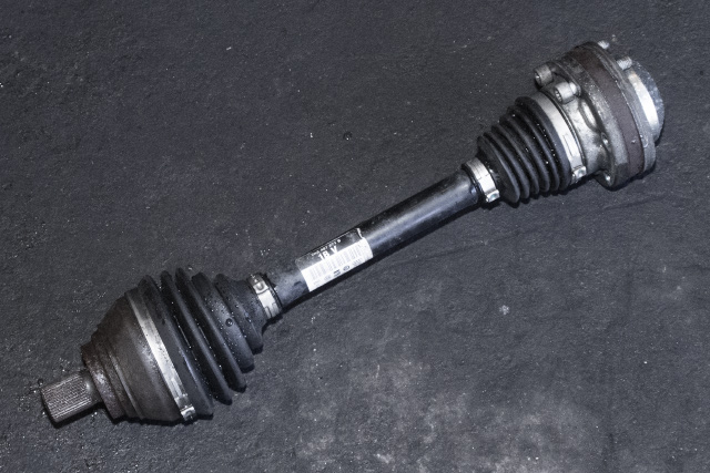 Drivaksel venstre foran, diesel/manuell til VW Caddy, 2010-2015 (Type III, Fase 2)  (VAG|2K3 407 271 B)