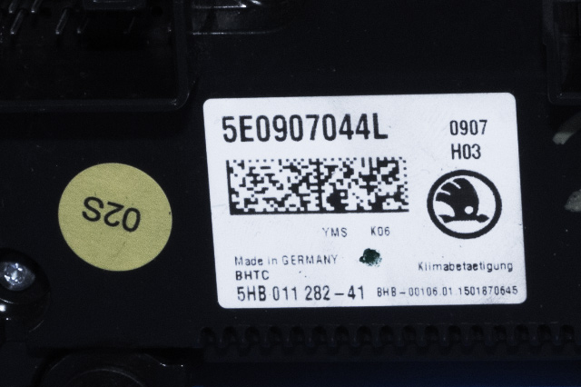 Varmeapparat betjening til Škoda Octavia 2013-2016 (Type III, Fase 1)  (HELLA|5HB 011 282-41|5E0 907 044 L|)