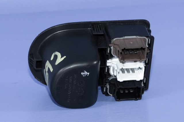 Bryter setevarme til Nissan Qashqai 2010-2014 (Type I, Fase 2)  