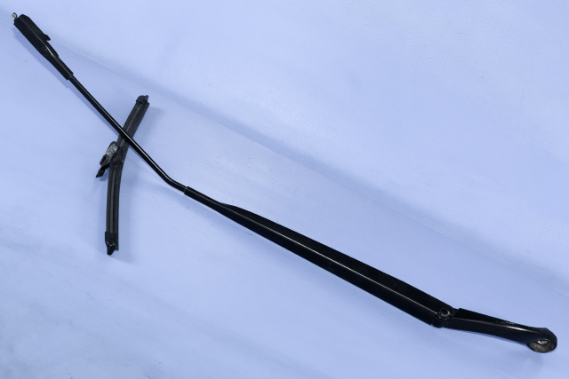 Viskerarm frontrute høyre til Nissan Qashqai, 2007-2010 (Type I, Fase 1)