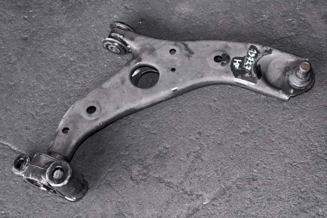 Bærebru høyre foran nedre til Mazda CX-5 2012-2017 (Type I)