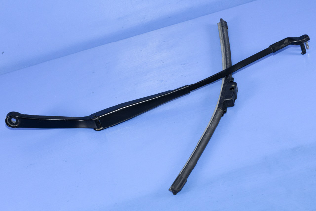 Viskerarm frontrute høyre til Mercedes GLK, 2008-2015 (X204) (X204) (MERCEDES|A 204 820 08 44)