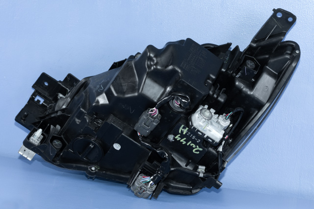 Frontlykt høyre halogen til Mazda 2 2015-2019 (Type III, Fase 1)