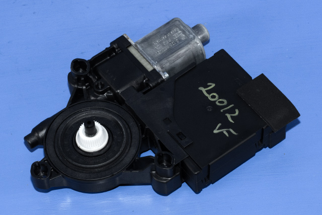 Ruteheis, kun motor, venstre foran til VW Passat 2011-2015 (B7) (B7) (VAG|3C0 959 701 A|)