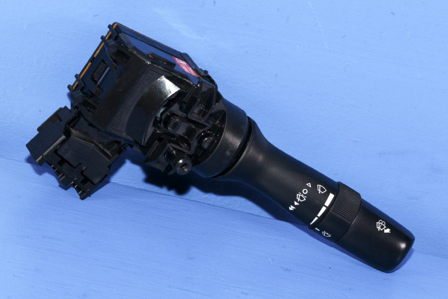 Bryter visker til Toyota Hilux 2012-2016 (TOYOTA|17F555-0K061|)