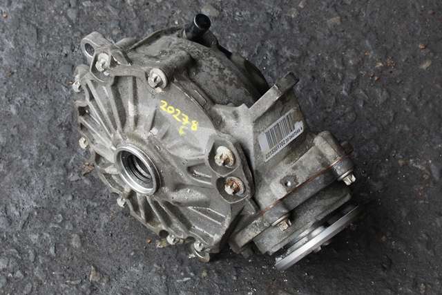 Kardang klokke foran til Mercedes GLK 2008-2015 (X204) (X204) (MERCEDES|221 330 17 02|)