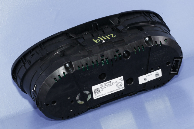 Instrumentpanel til Škoda Octavia 2013-2016 (Type III, Fase 1)  (VAG|5E0 920 750 C|)